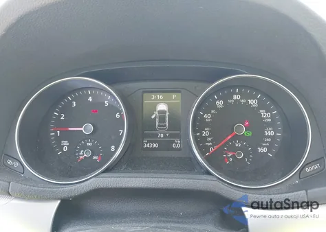 2018 Volkswagen Passat 2.0T R-Line/2.0T S z USA, uszkodzony, nr VIN 1VWAA7A39JC046328